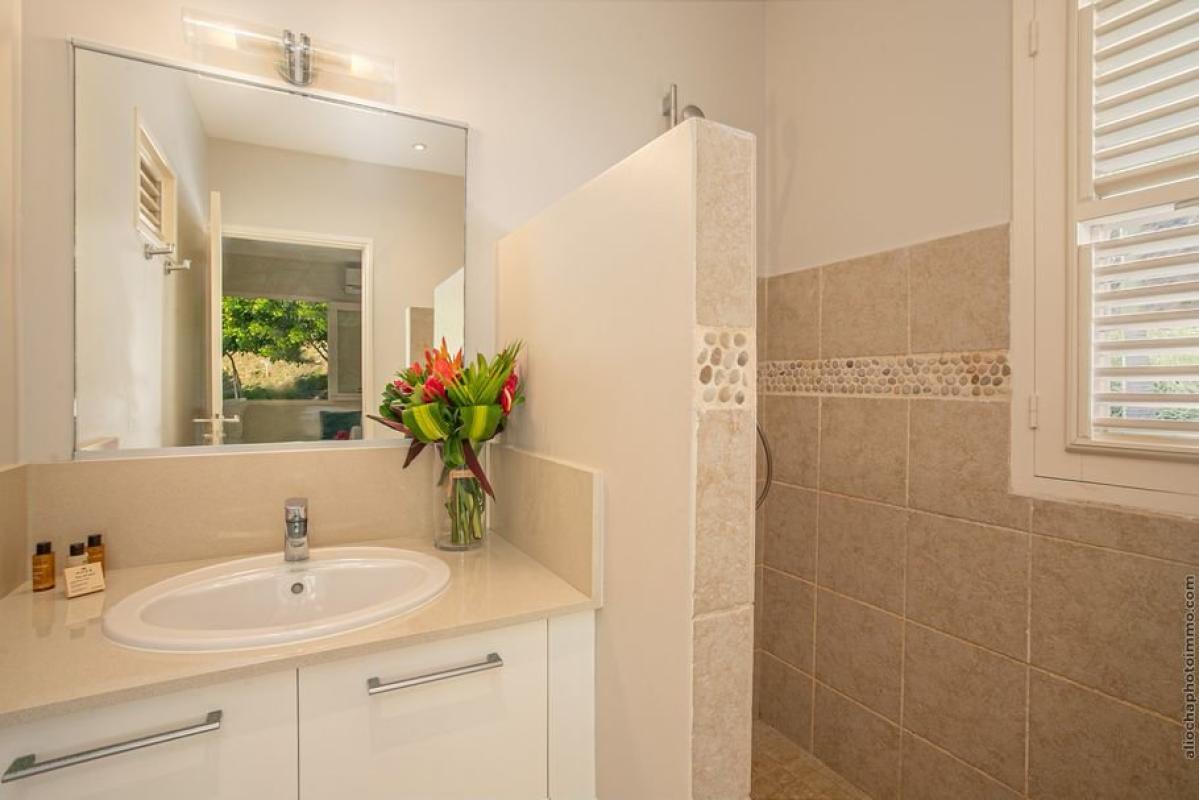 Location_Villa_Le_Vauclin_Martinique_12 personnes -salle de douche 2